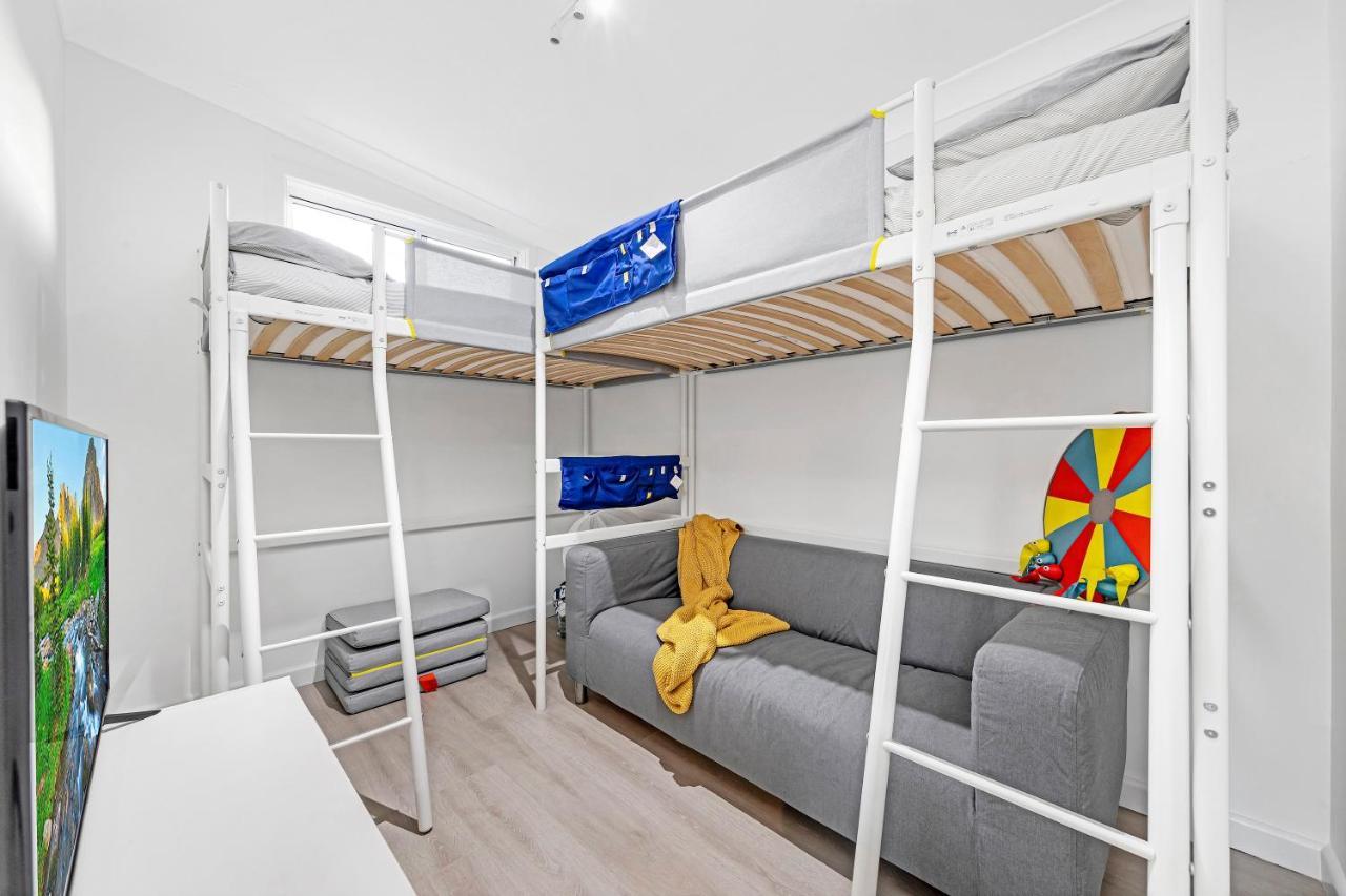 2-min Walk To Modern Firepit Yard Kids Welcome Holiday home Ettalong Beach