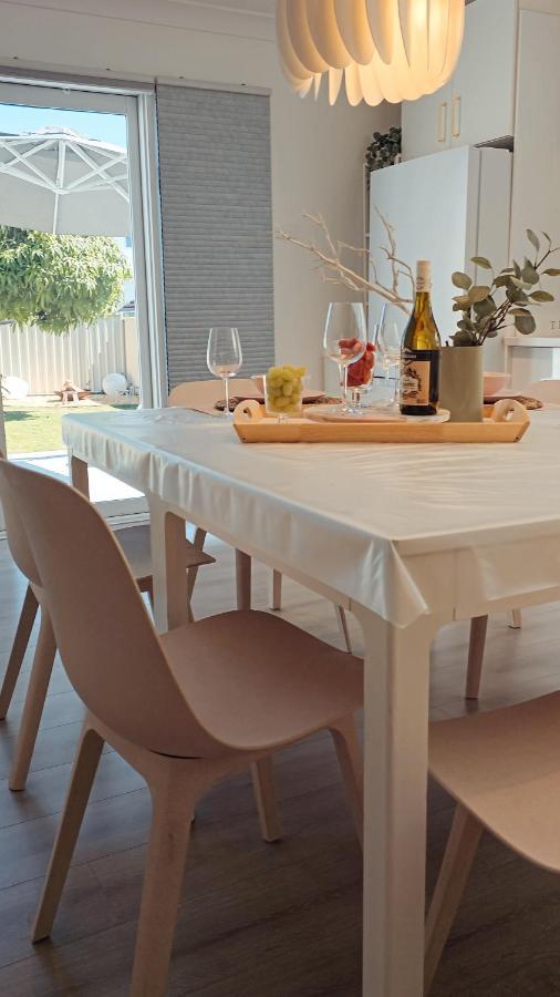 2-min Walk To Modern Firepit Yard Kids Welcome Holiday home Ettalong Beach