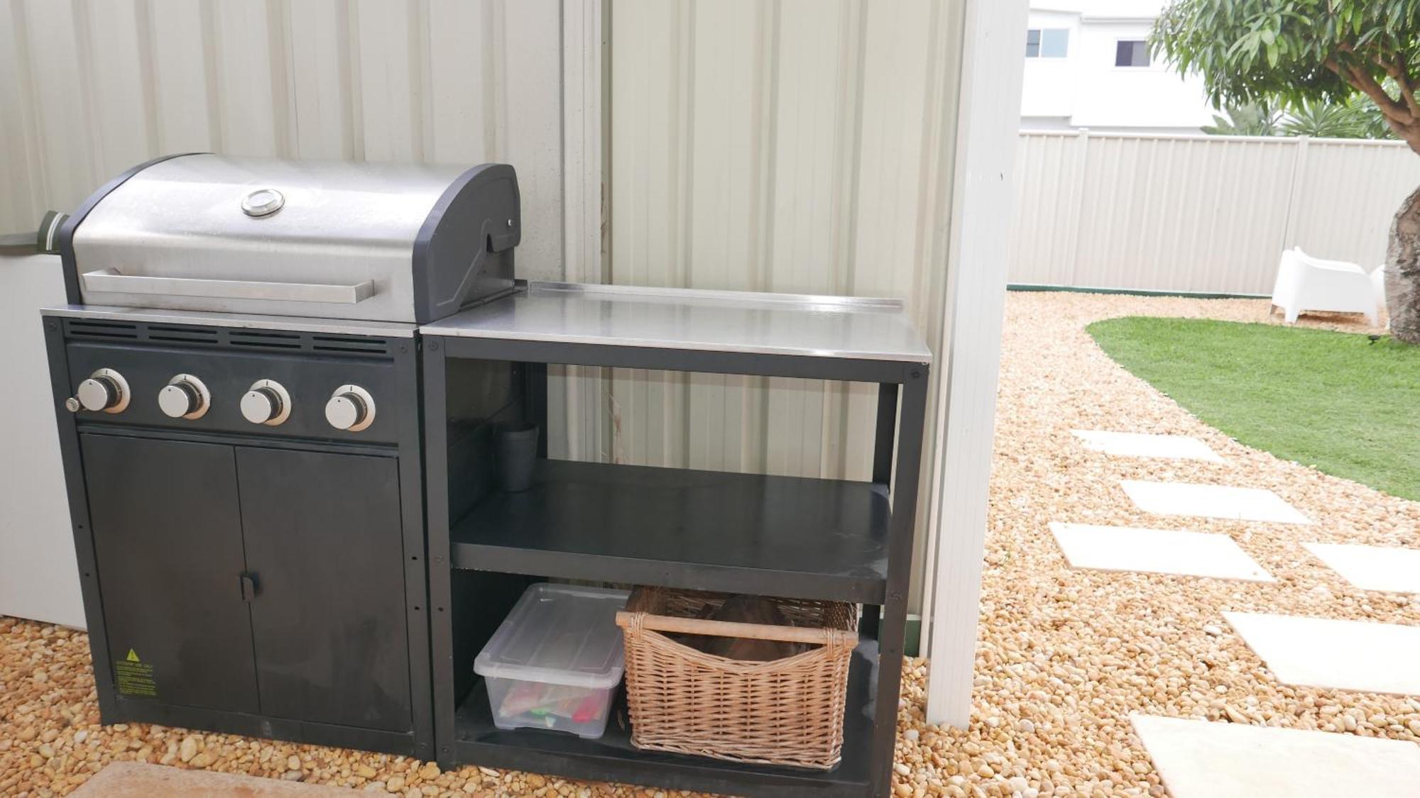 2-min Walk To Modern Firepit Yard Kids Welcome Holiday home Ettalong Beach